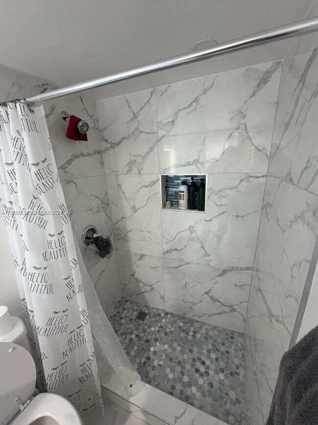 Building Photo - 6841 SW 147th Ave