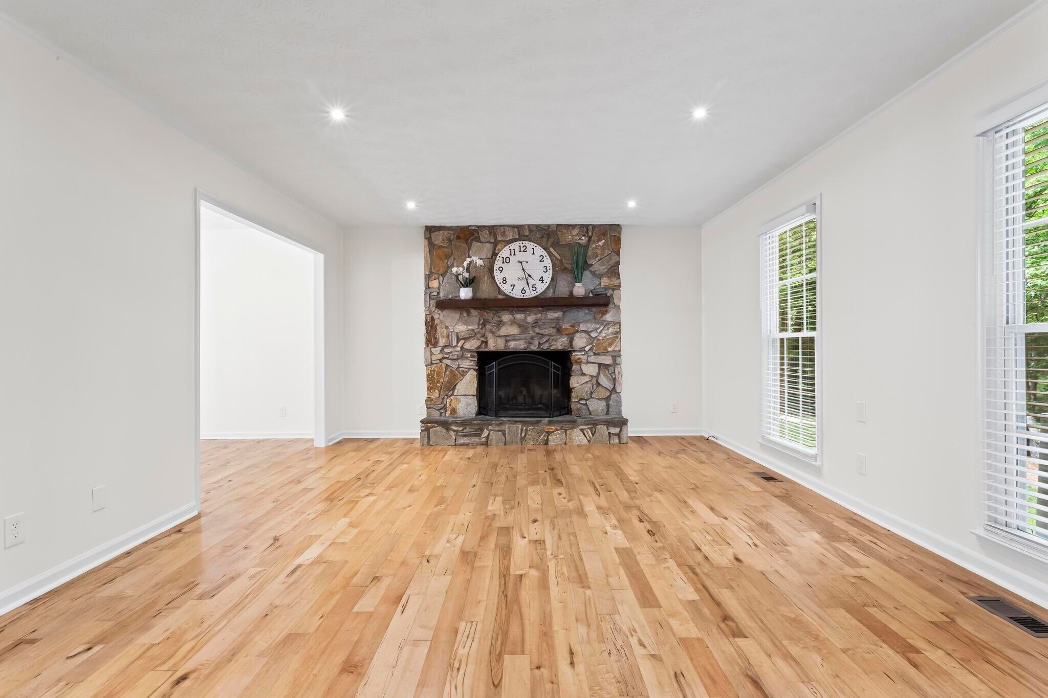 Building Photo - 4133 Thornwall Dr