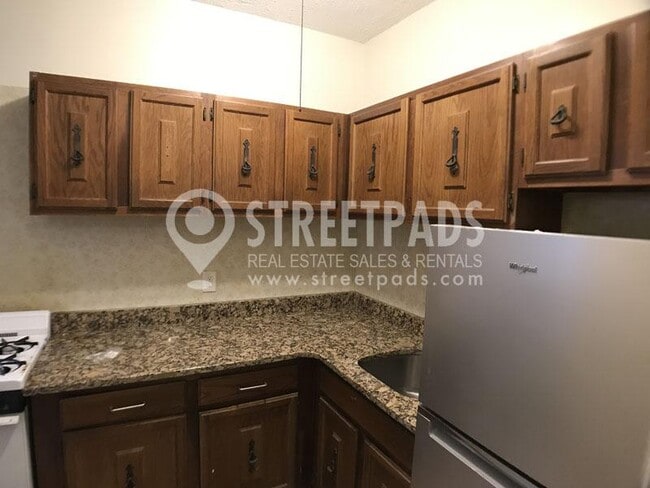 Building Photo - bedroom in Malden MA 02148