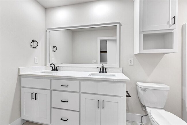 Building Photo - 1841 Utopia St