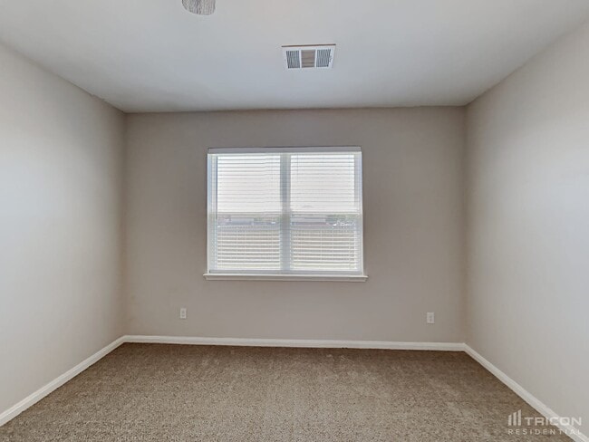 Building Photo - 110 Rushmore Ln