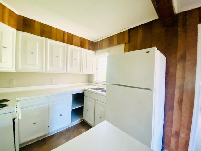 Building Photo - 501 E Broad St