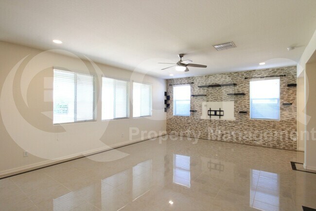 Building Photo - 10169 W Los Gatos Dr
