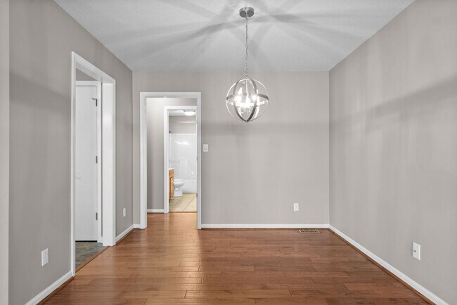 Building Photo - 4 Bedroom Home For Rent in St. B Area of Clarksville!