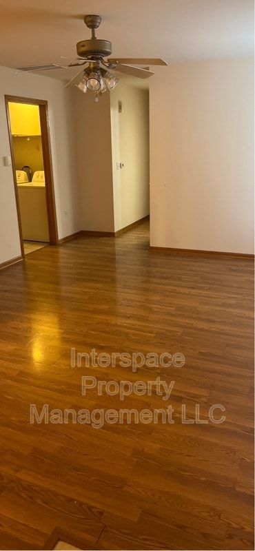 Building Photo - 1345 Rock Run Dr
