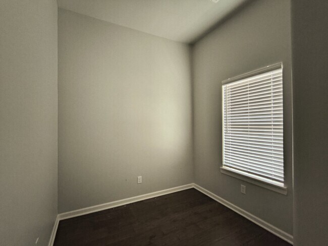 Building Photo - 2832 Wild Rose Ln