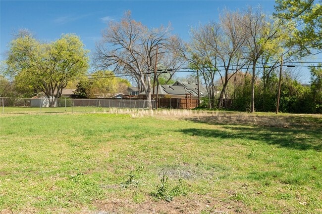 Building Photo - 602 N Morris St