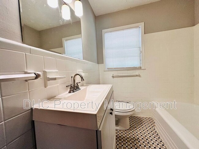 Building Photo - 3630 Boulder Park Dr SW