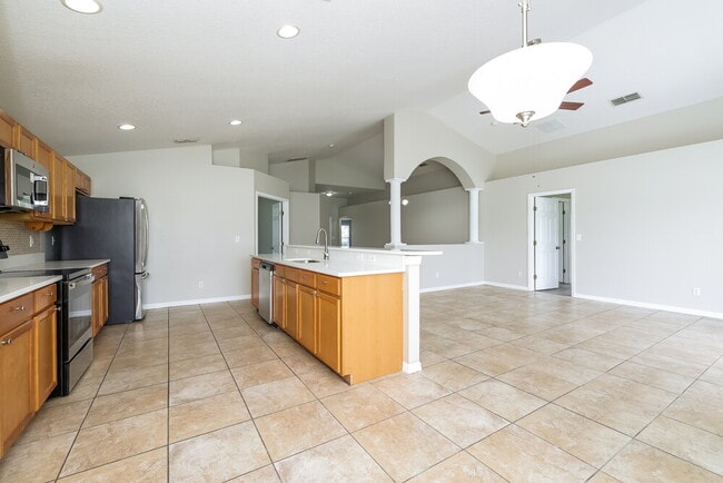 Building Photo - 4640 Sandhurst St