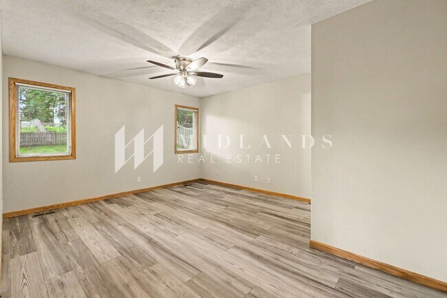 Building Photo - 15613 Timberlane Dr