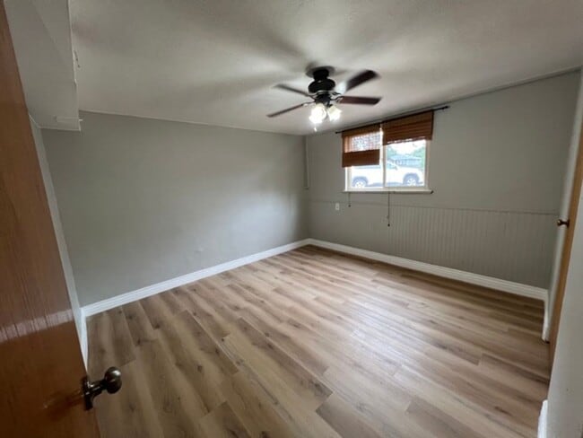 Building Photo - Gorgeous 2 Bedroom home close to Sloan's Lake and Downtown!