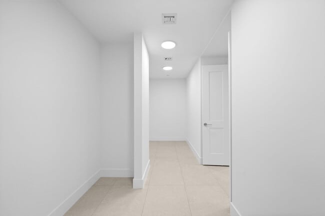 Building Photo - 151 N Seabreeze Blvd