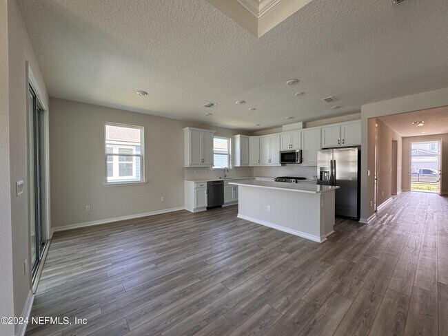 Building Photo - 938 Rooster Holw Way