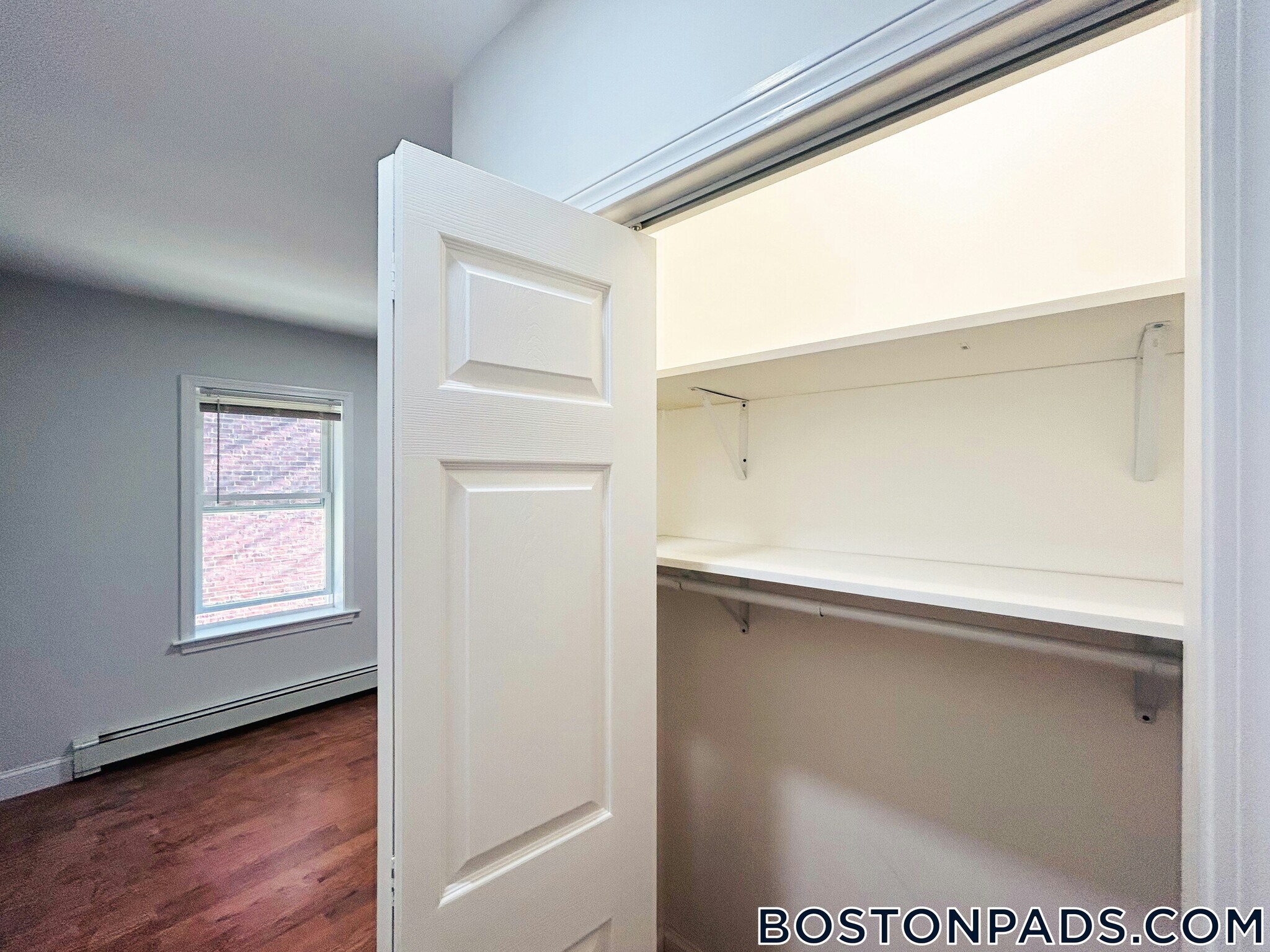 Building Photo - 27 Waverly St