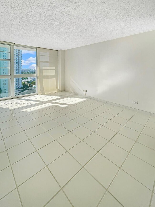 Building Photo - 2451 Brickell Ave