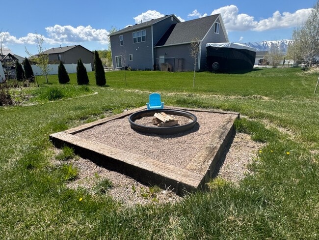 Building Photo - 3261 S 1500 W