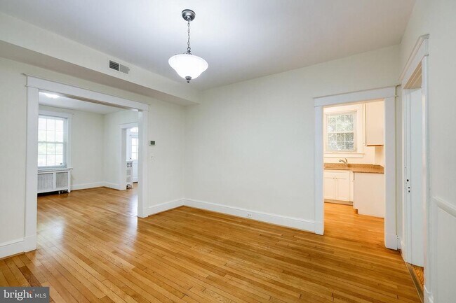Building Photo - 4209 Ellicott St NW