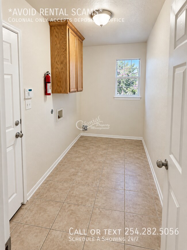 Building Photo - 2405 Wisteria Ln