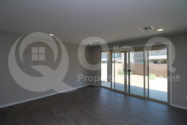Building Photo - 975 W Calle Monte Lindo