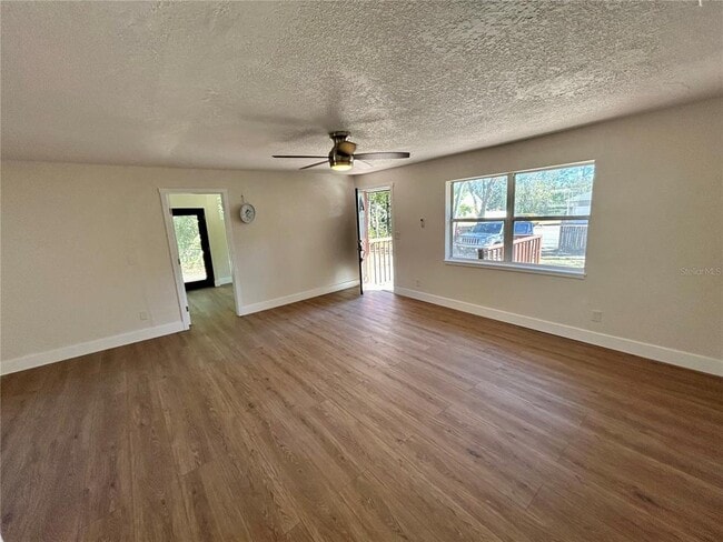 Building Photo - 18812 Carr Dr