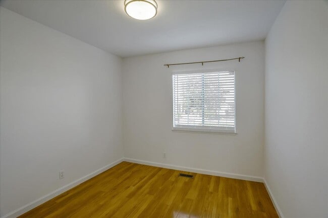 Building Photo - 47450 Cholla St