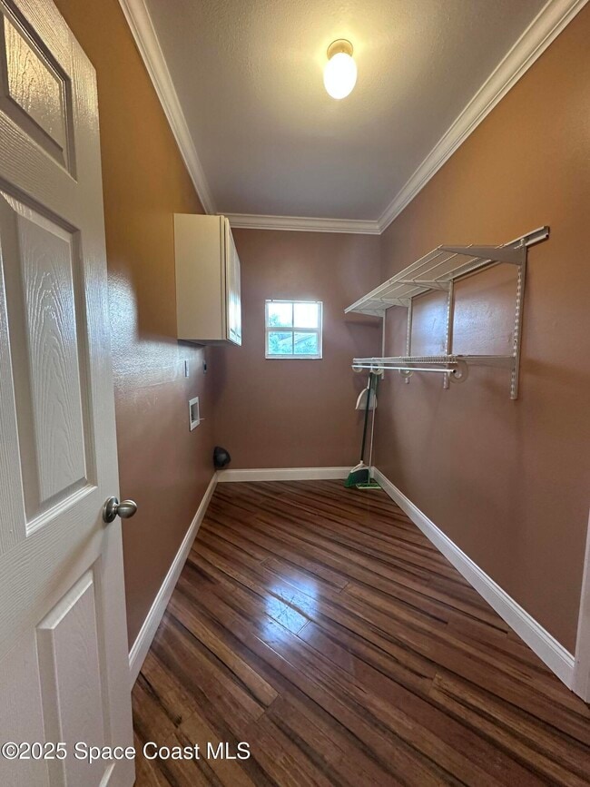 Building Photo - 802 Del Mar Cir