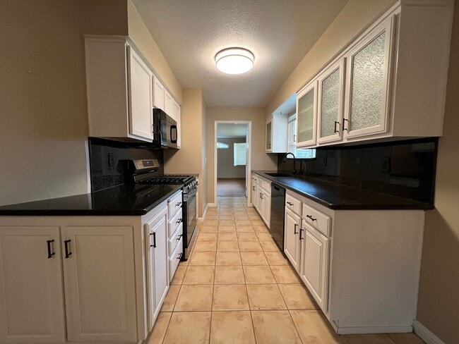 Building Photo - Charming Home With Detached Workshop And Studio!