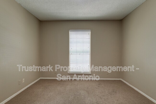 Building Photo - 112 Suncliff Dr