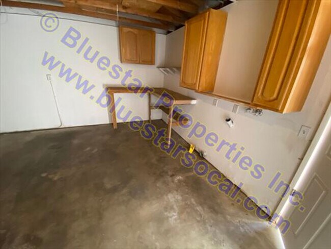 Building Photo - 21354Pow