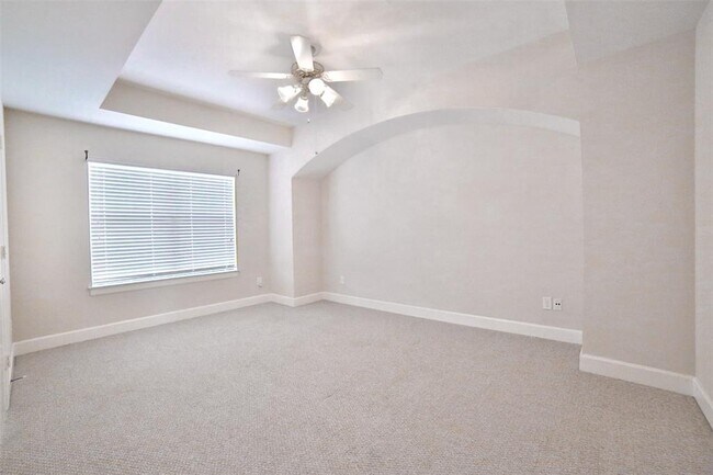 Building Photo - 3734 Main Plaza Dr