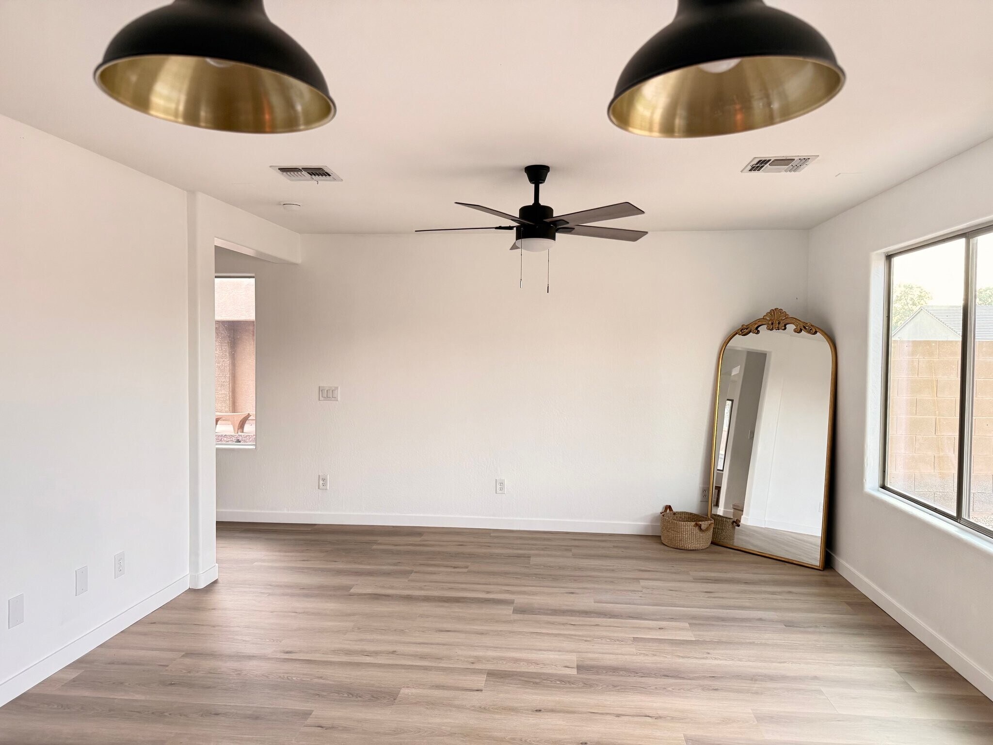 Building Photo - 4614 W Juniper Ave