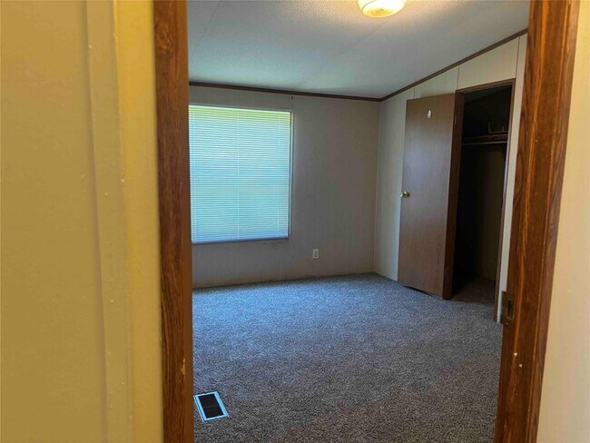 Building Photo - 133 Cherokee Ln