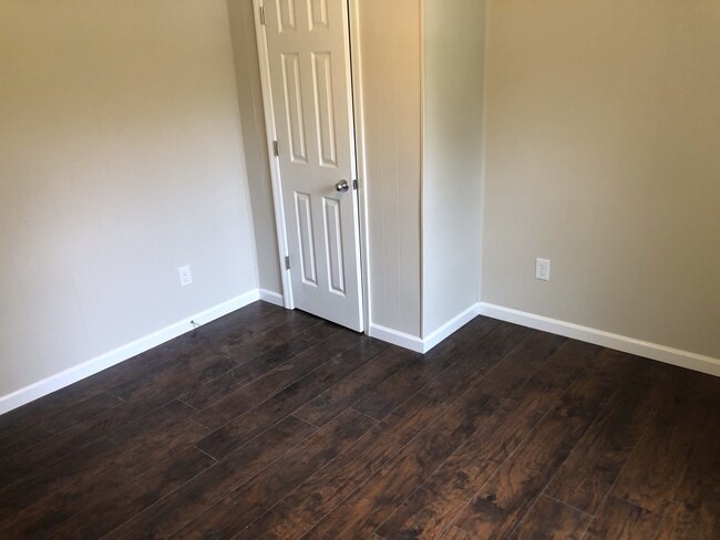 Building Photo - For Rent