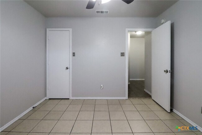 Building Photo - 1705 Liberty Hill Dr