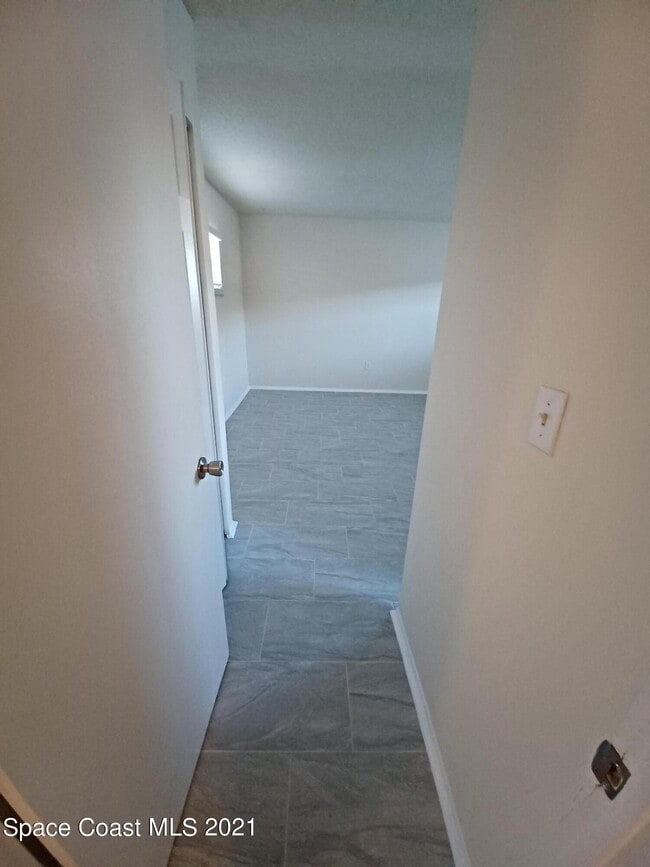 Building Photo - 3135 Shady Dell Ln