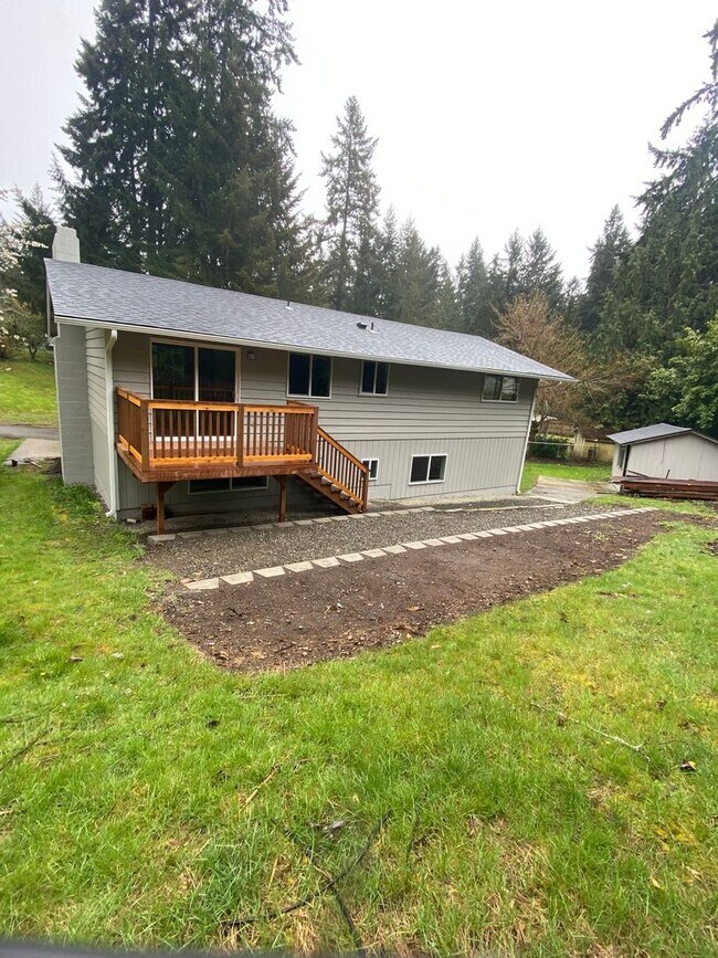 Building Photo - 4 Bedroom, 2.5 Bath 2 Car Garage, Brand Ne...
