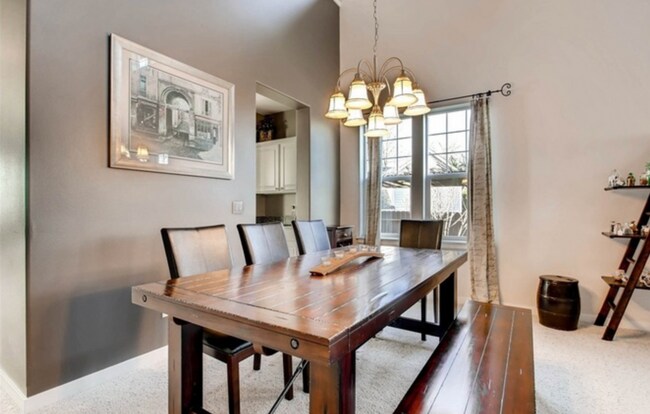 Building Photo - Beautiful 5 Bed 2.5 Bath Renton Home!