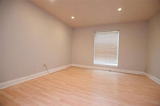 Building Photo - 8423 Hearth Dr