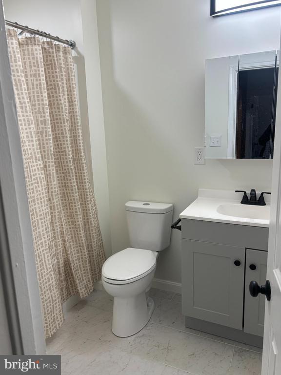 Building Photo - 310 Frazer Pl