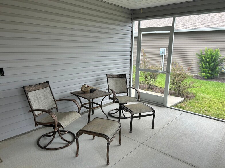 Building Photo - 3315 Shari St