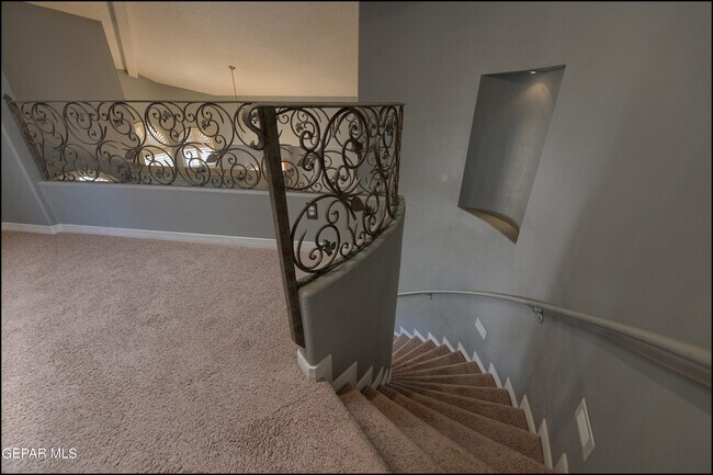 Building Photo - 6300 Franklin Vista Dr