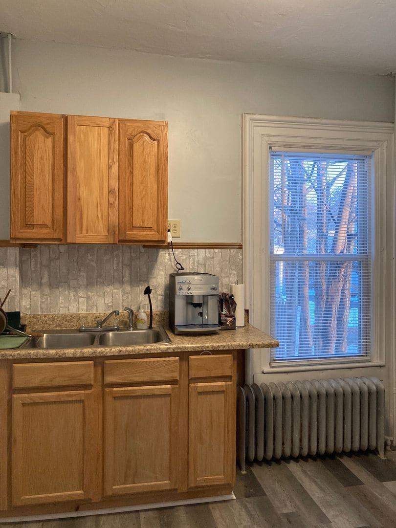 Interior Photo - 16 Pearl St.