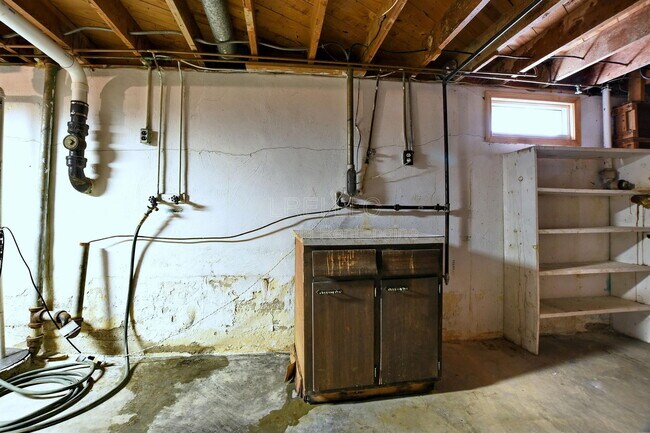 Building Photo - 7610 Norwich Blvd