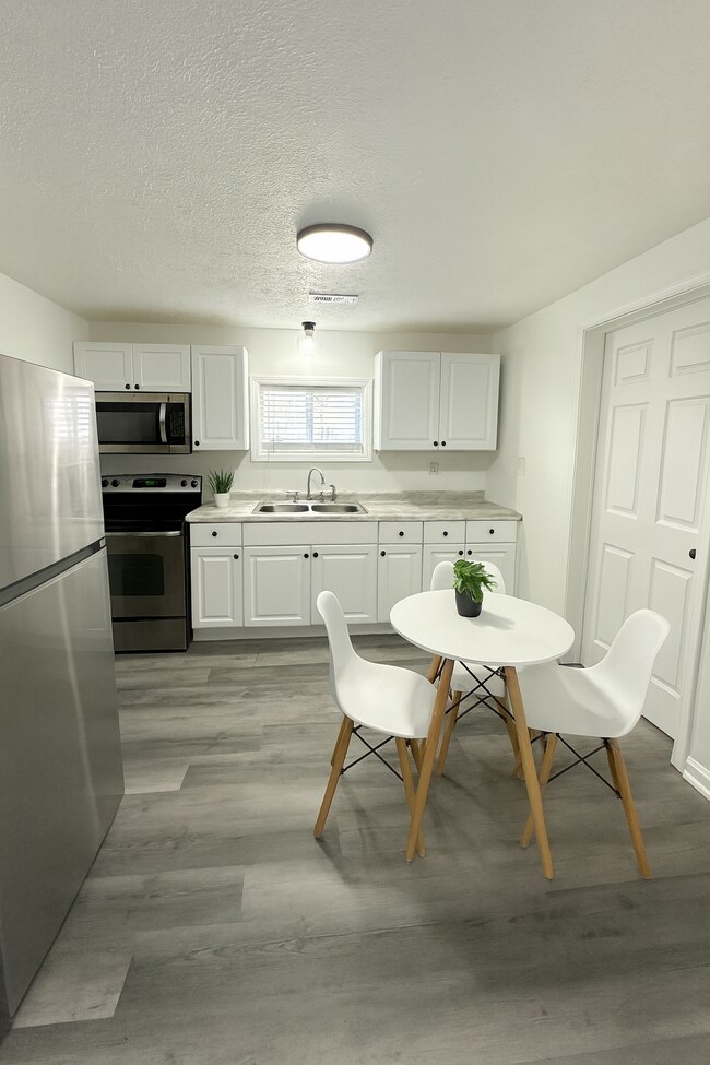 Building Photo - 3018 Alice Ave