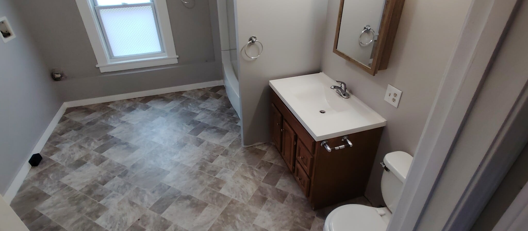 Full bath2 w/ hookups - 87 Rumford St