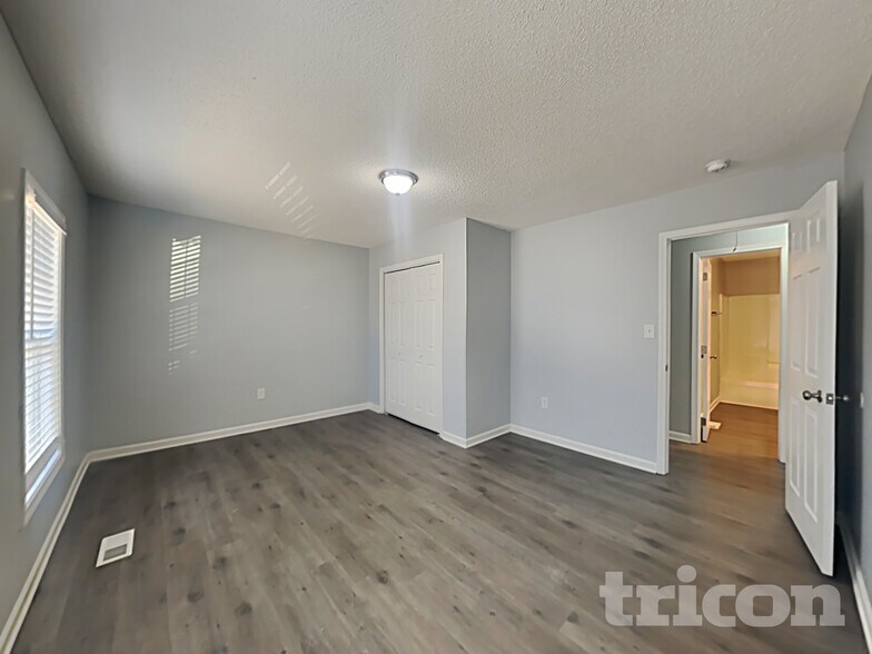 Building Photo - 5130 Daffodil Ln