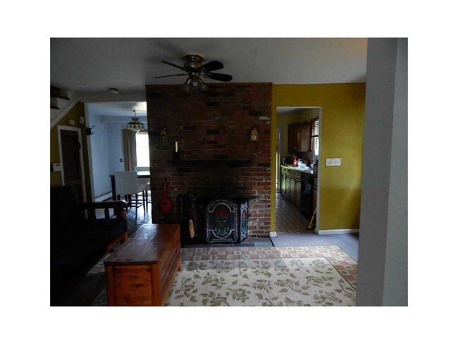 Building Photo - 1785 W Main Rd