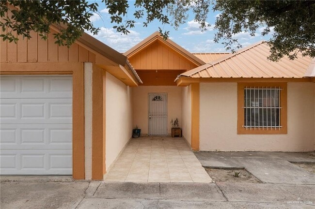 Building Photo - 20 Albacore St