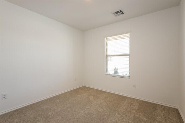 Building Photo - 11628 SW 38th St