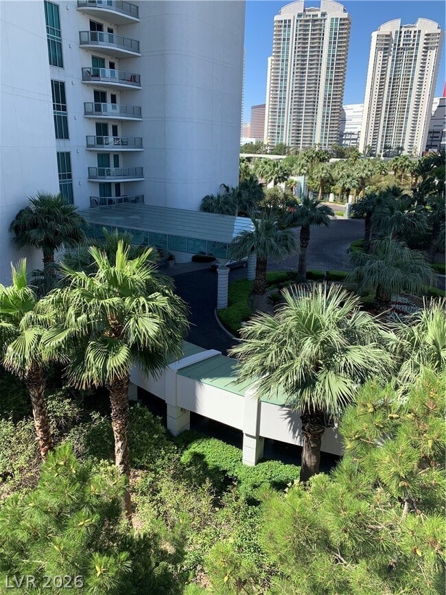 Building Photo - 322 E Karen Ave